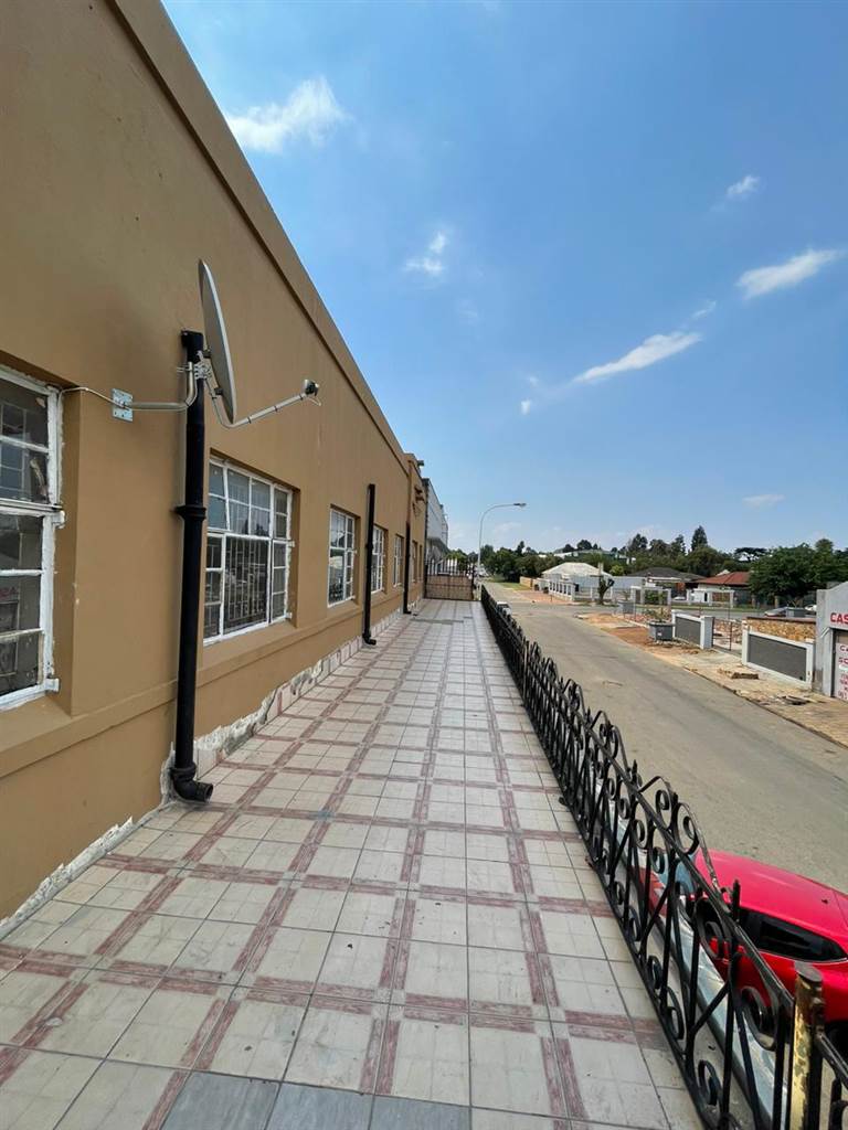 23 Bed Apartment in Boksburg North photo number 15