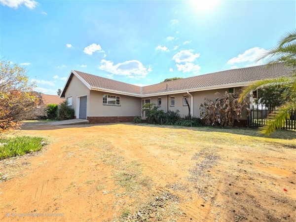 3 Bedroom House 3 Bedroom House