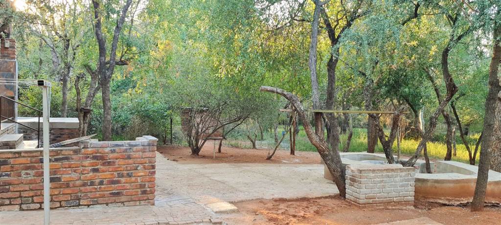 6 Bed House in Marloth Park photo number 9