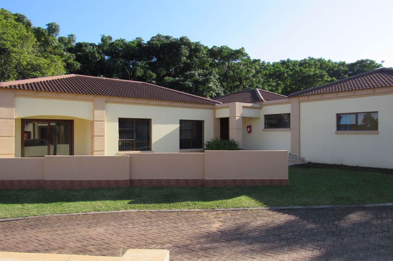 3 Bed Townhouse in Uvongo photo number 22