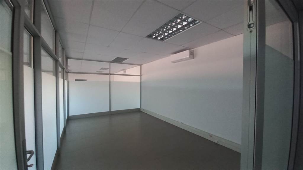 132  m² Commercial space in Bendor photo number 4