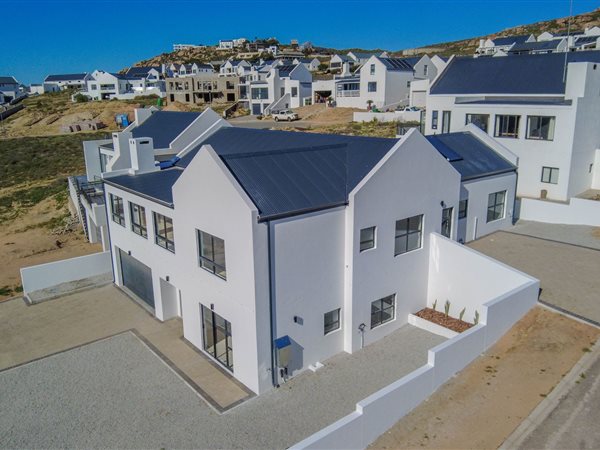 4 Bedroom House 4 Bedroom House