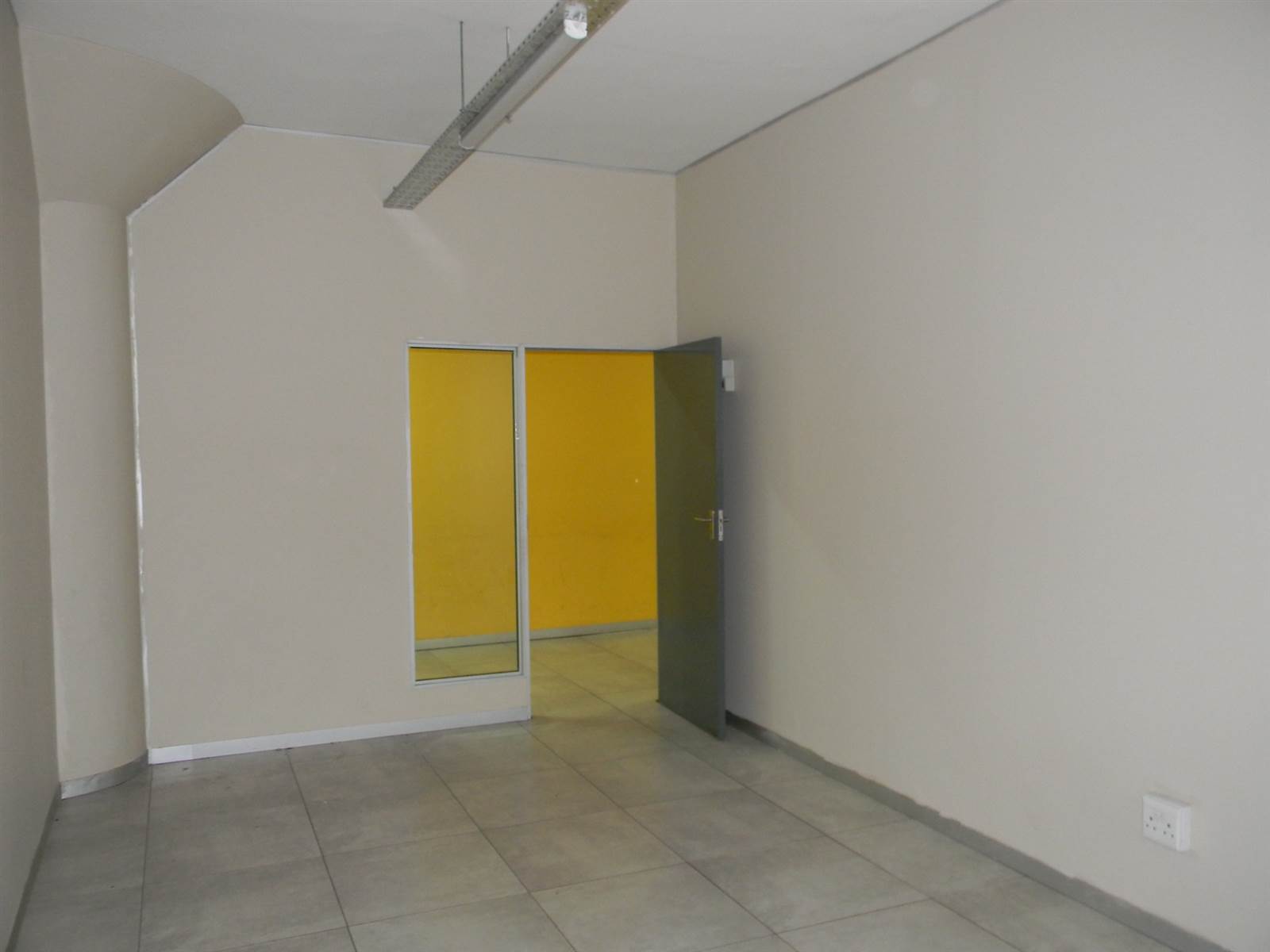 53  m² Retail Space in Johannesburg Central photo number 6
