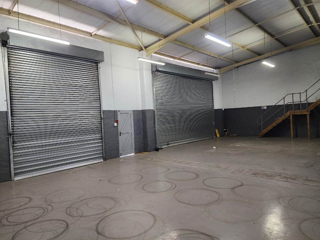 985  m² Industrial space in Framesby photo number 4