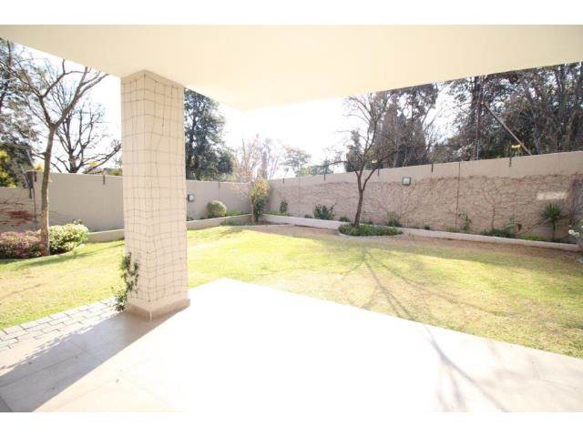 2 Bed Townhouse in Rosebank photo number 24