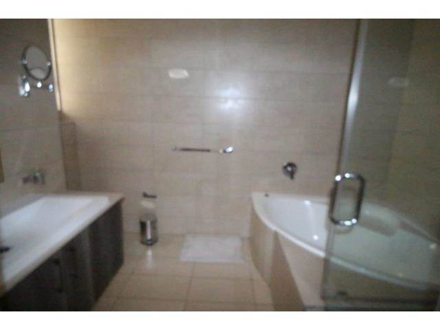 2 Bed Townhouse in Rosebank photo number 15