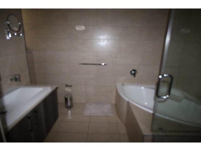 2 Bed Townhouse in Rosebank photo number 14