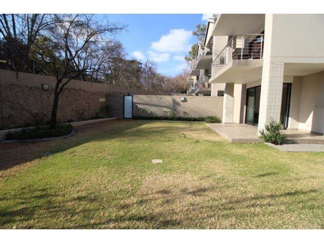2 Bed Townhouse in Rosebank photo number 30