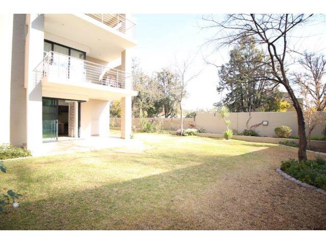 2 Bed Townhouse in Rosebank photo number 28