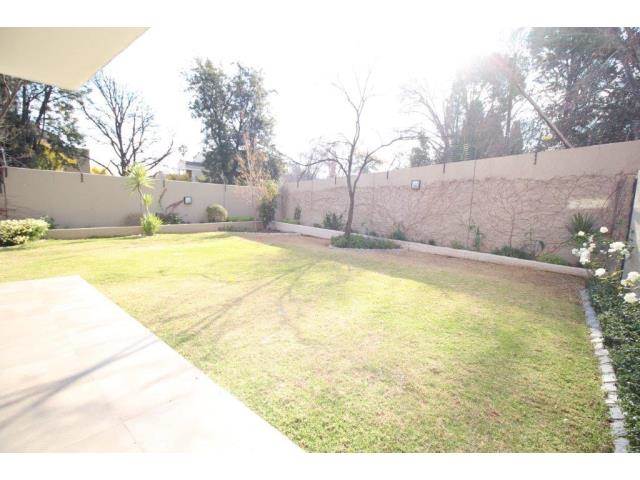2 Bed Townhouse in Rosebank photo number 26
