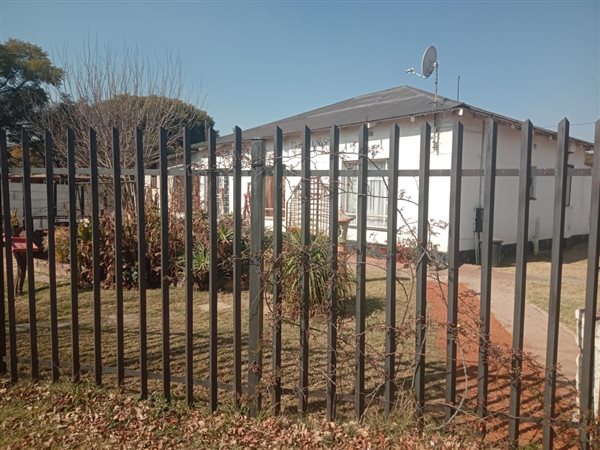 4 Bed House in Randfontein Central