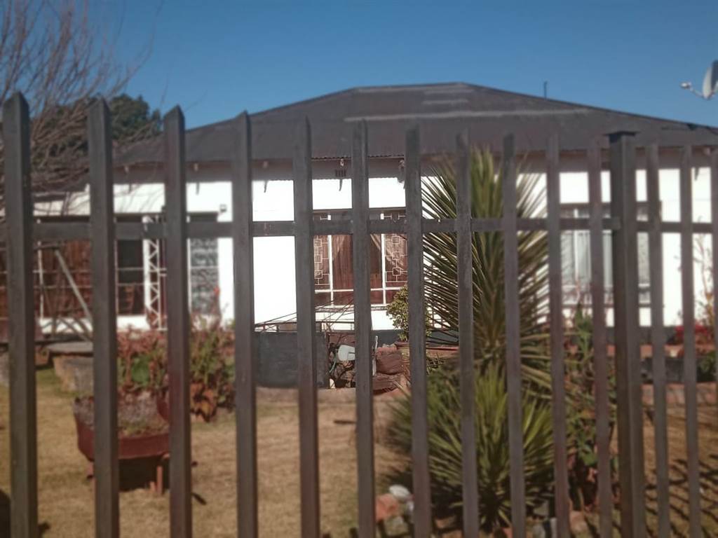 4 Bed House in Randfontein Central photo number 25