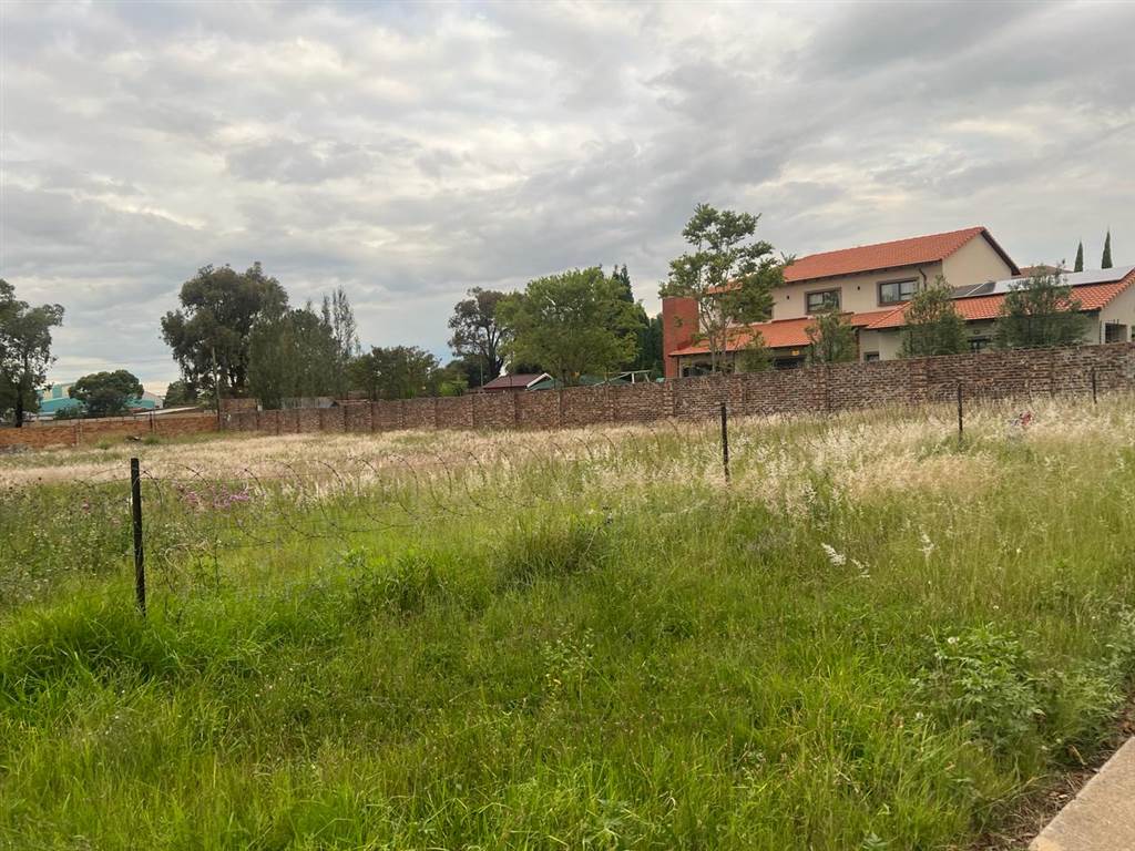 1600 m² Land available in Eldoraigne photo number 8