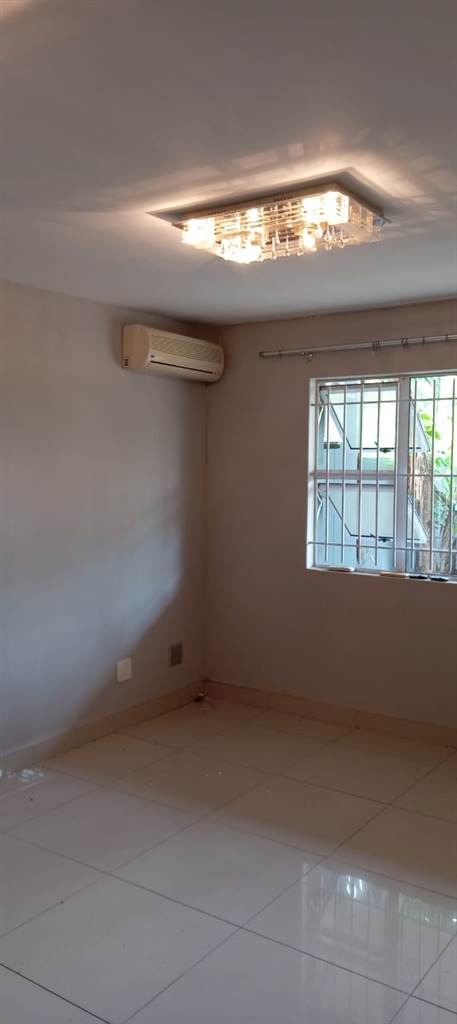 3 Bed Apartment in Durban North photo number 12