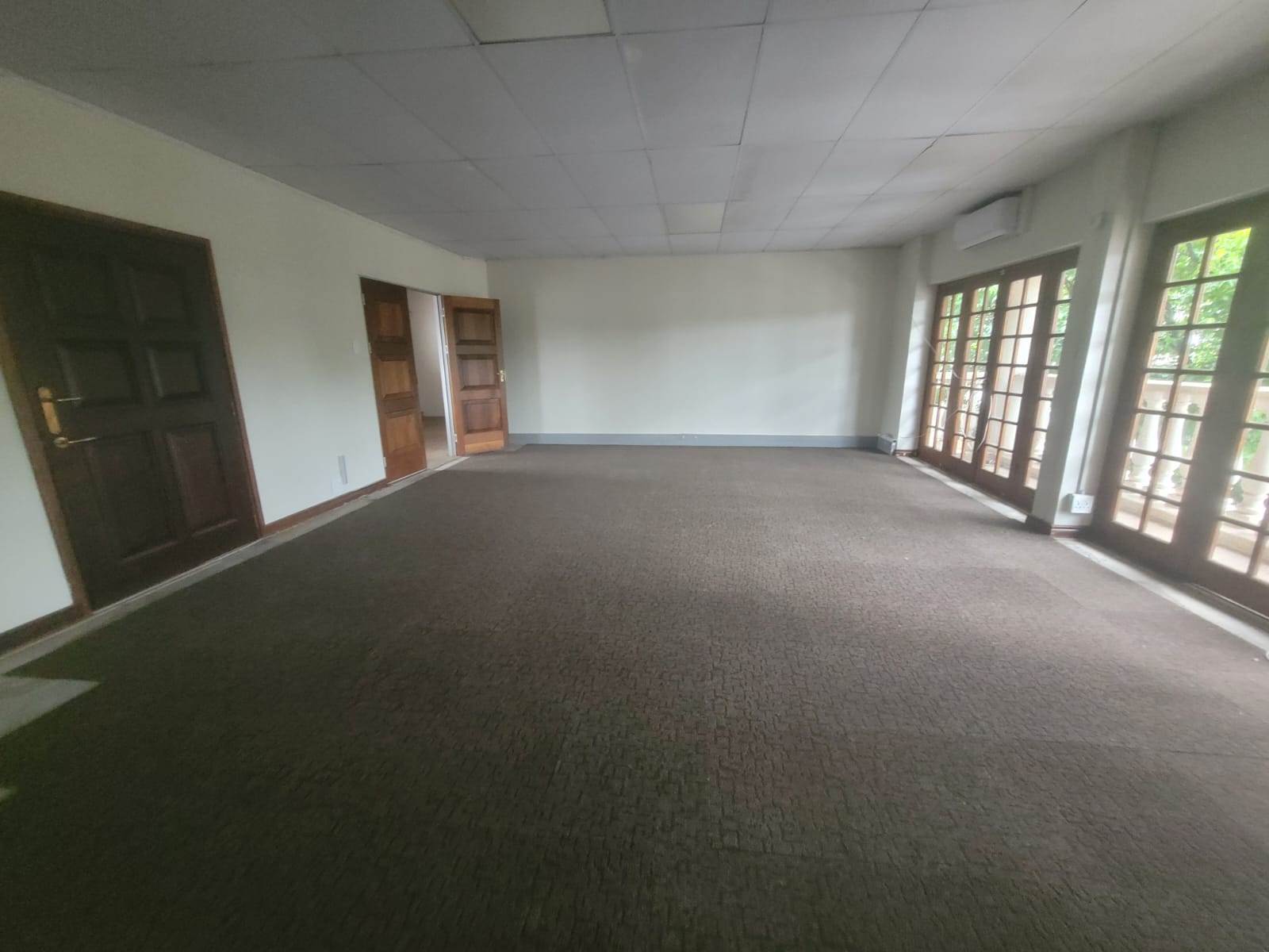 140  m² Commercial space in Kempton Park Central photo number 1