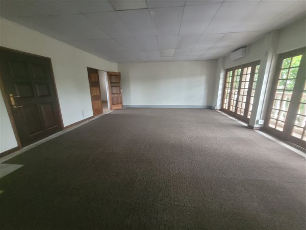 140  m² Commercial space in Kempton Park Central