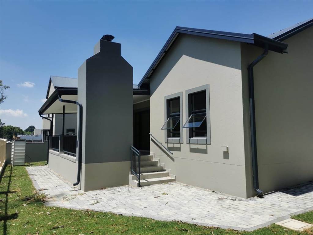 3 Bed Townhouse in Cullinan photo number 14