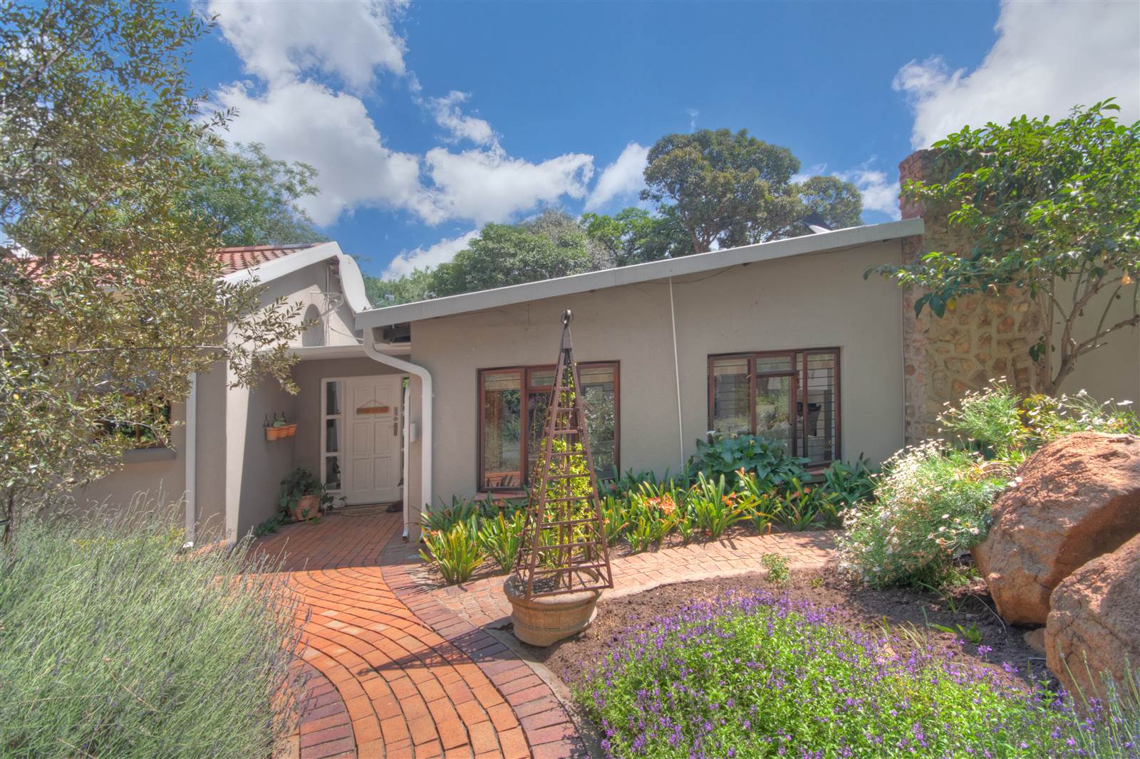 4 Bed House in Rivonia photo number 4