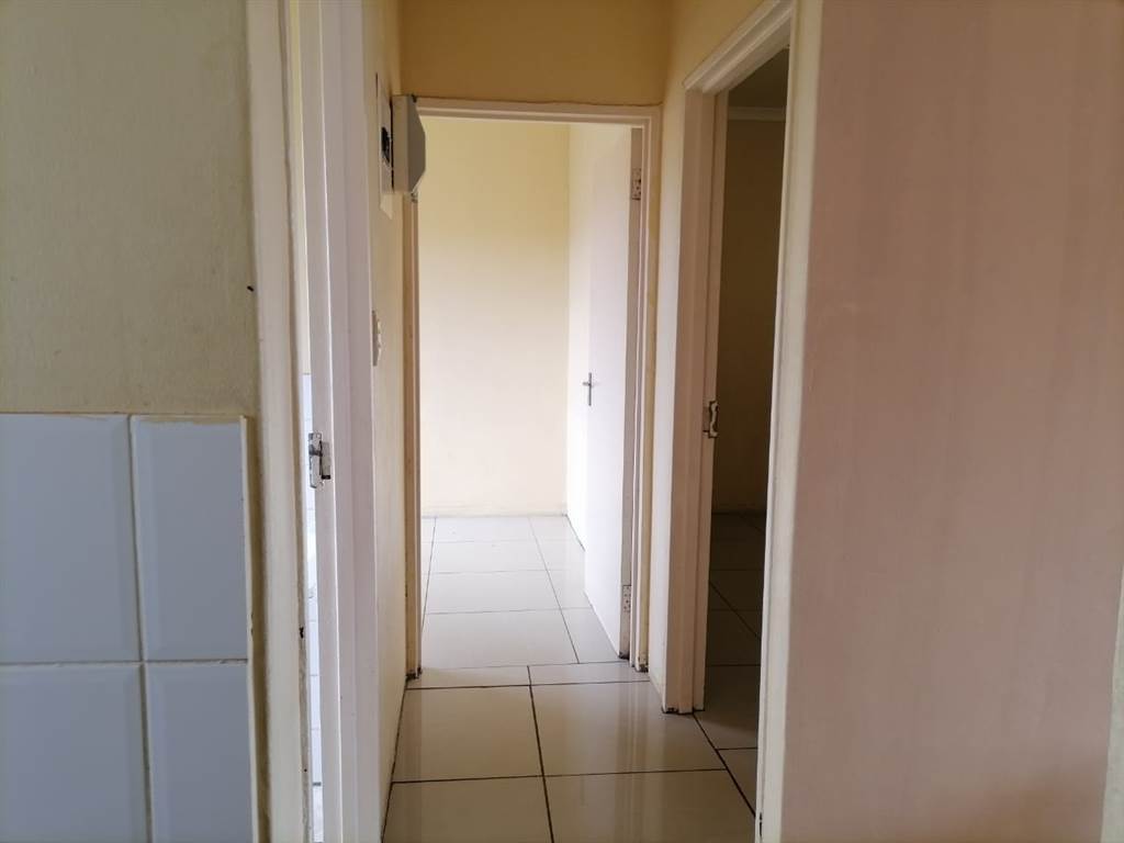 2 Bed House in Empangeni photo number 5