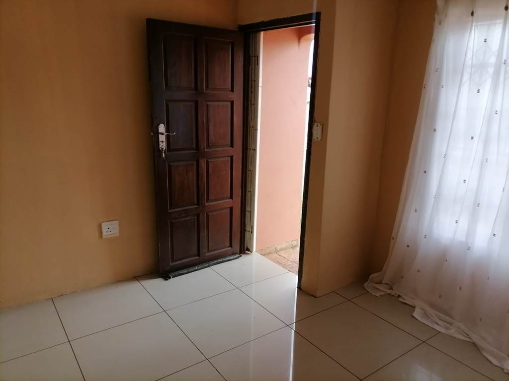 2 Bed House in Empangeni photo number 4