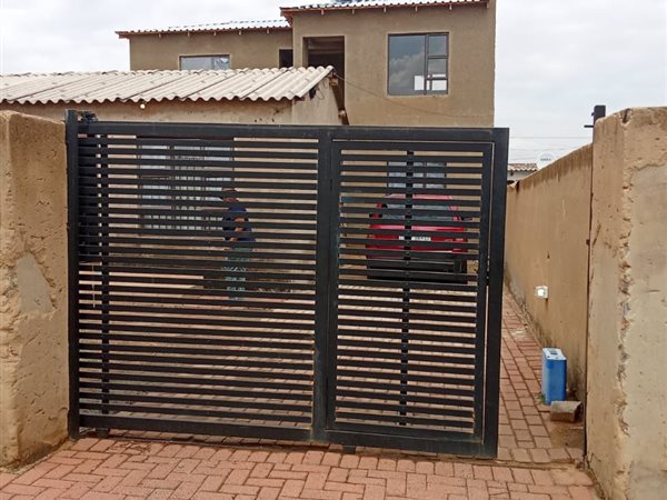 2 Bedroom House 2 Bedroom House