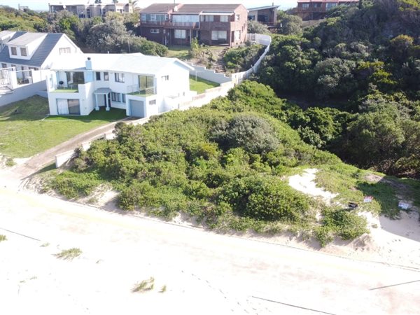 703 m² Land available in Paradise Beach