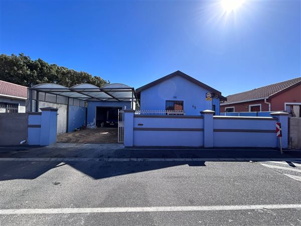 3 Bed House in Langa