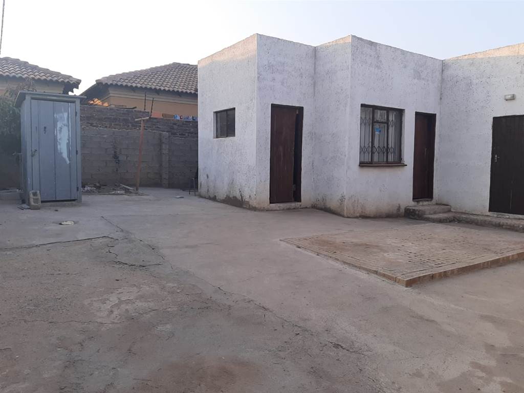 3 Bed House in Seshego photo number 6