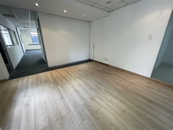 327  m² Commercial space