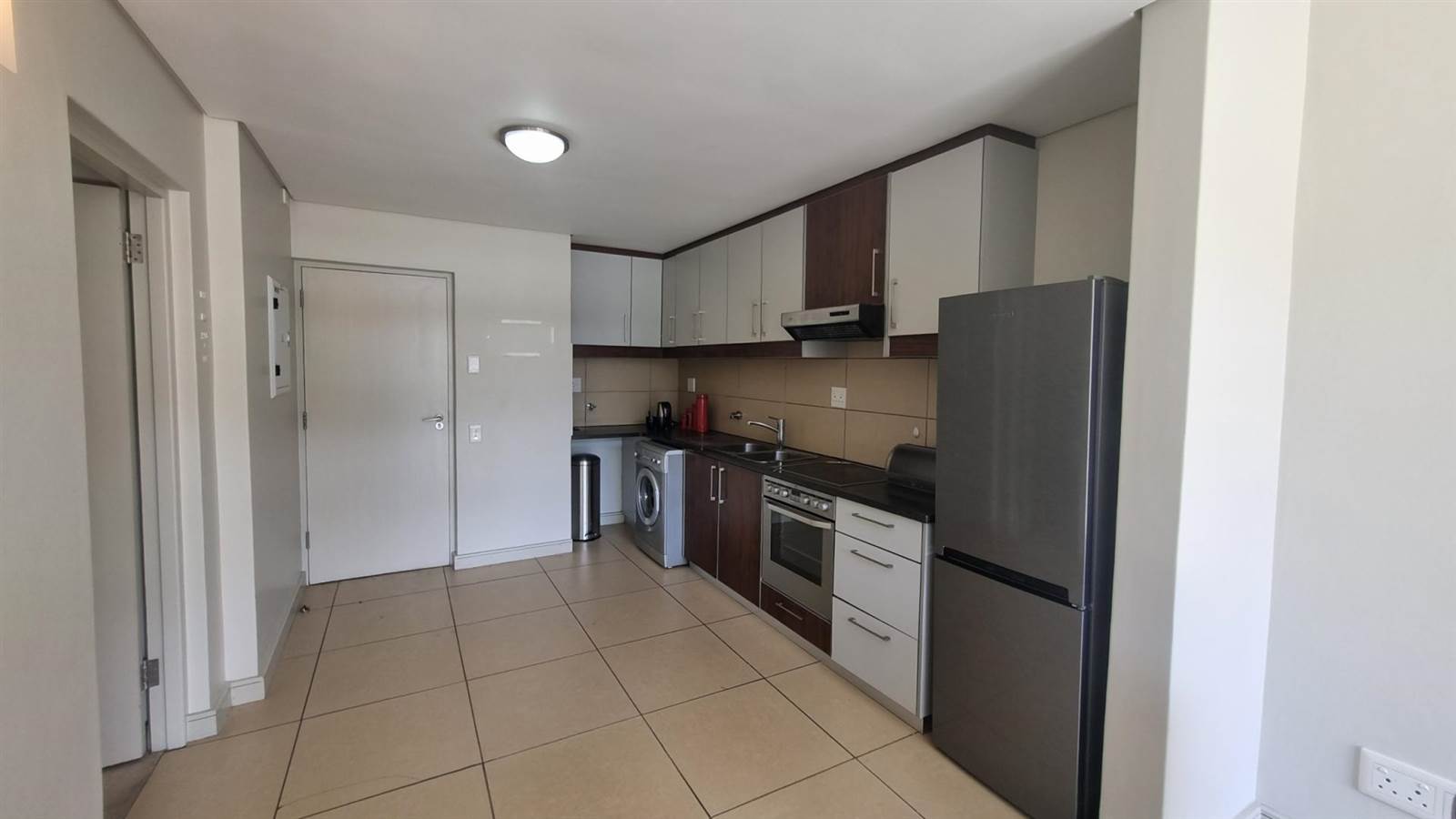 2 Bed Apartment in Herolds Bay photo number 3