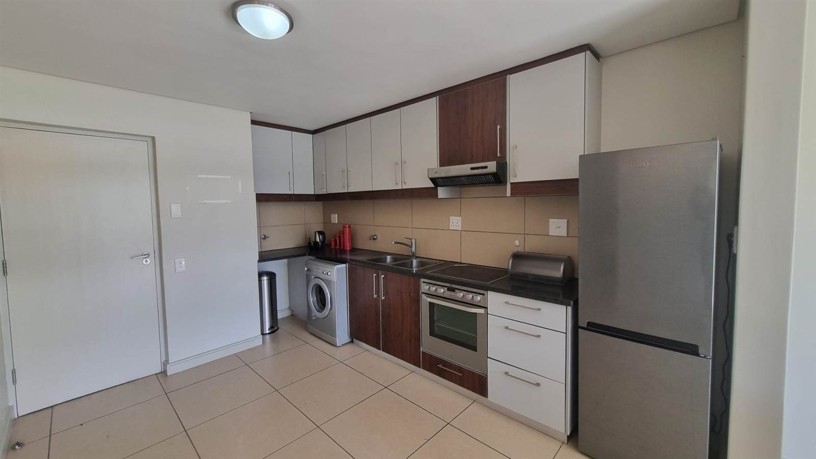 2 Bed Apartment in Herolds Bay photo number 2