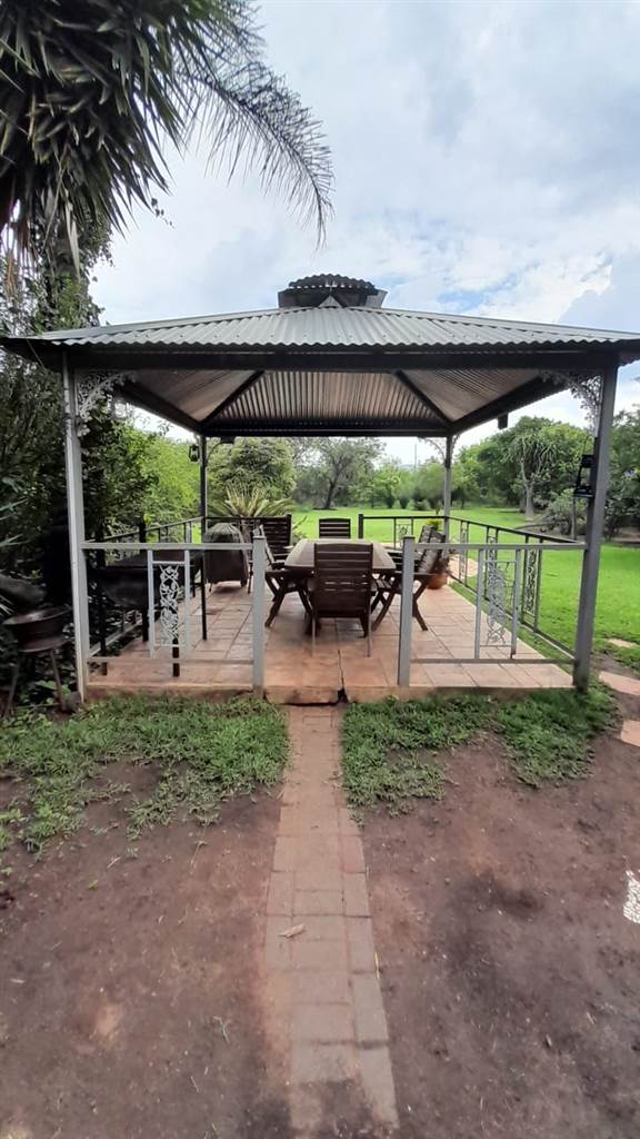 9650 m² Farm in Hartbeesfontein photo number 12