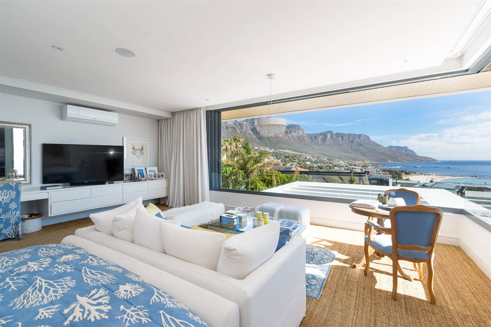 5 Bed House in Camps Bay photo number 19