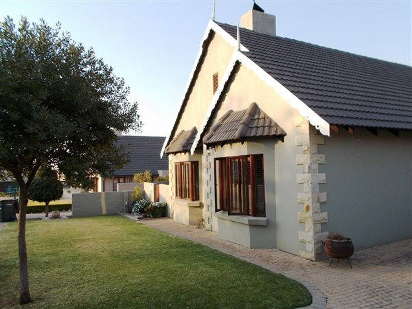 2 Bedroom House 2 Bedroom House