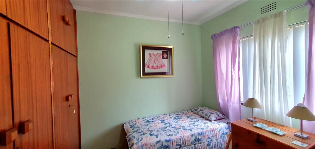 3 Bed House in Scheepers Heights photo number 17