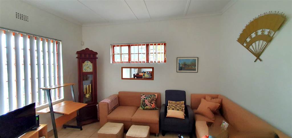 3 Bed House in Scheepers Heights photo number 13