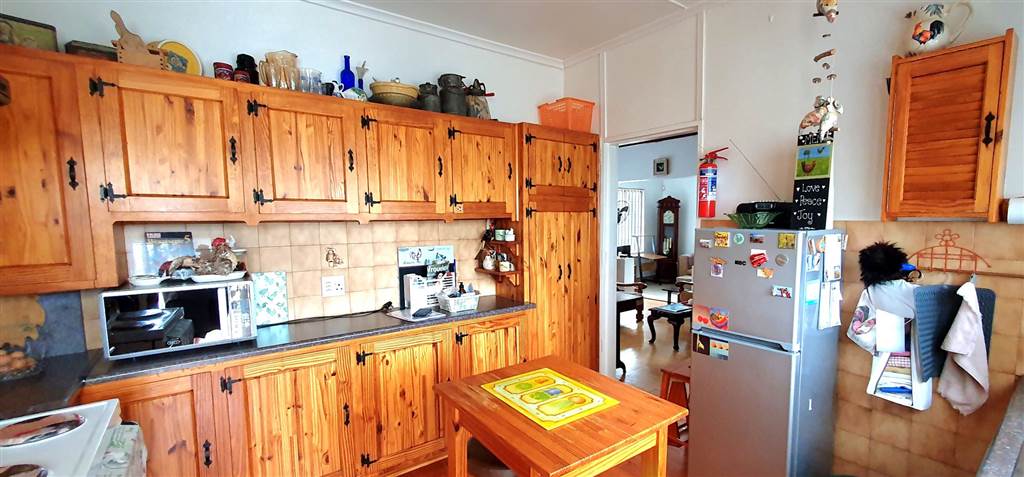 3 Bed House in Scheepers Heights photo number 29
