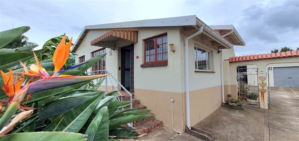 3 Bed House in Scheepers Heights photo number 1