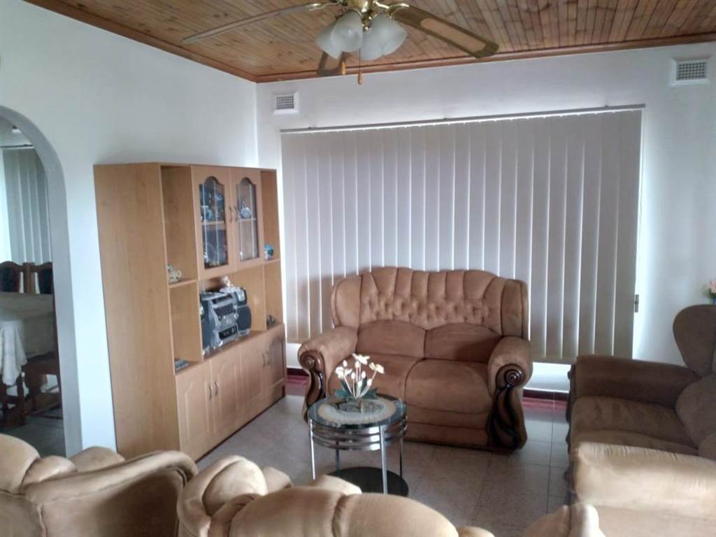 3 Bed House in Kharwastan photo number 9