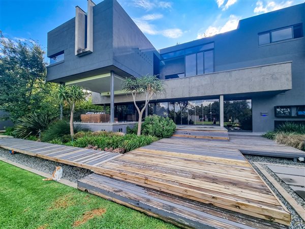 5 Bedroom House 5 Bedroom House