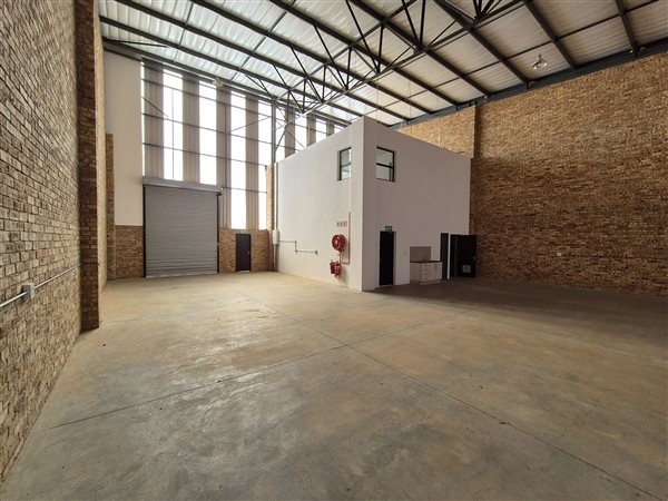 415  m² Industrial space