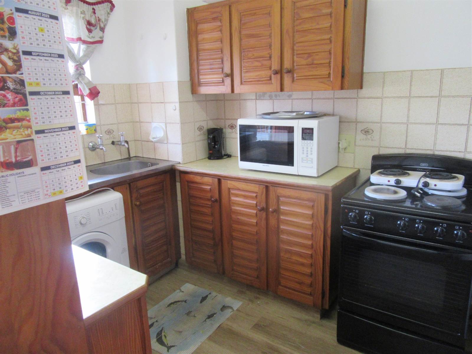 2 Bed Apartment in Scottburgh Central photo number 3