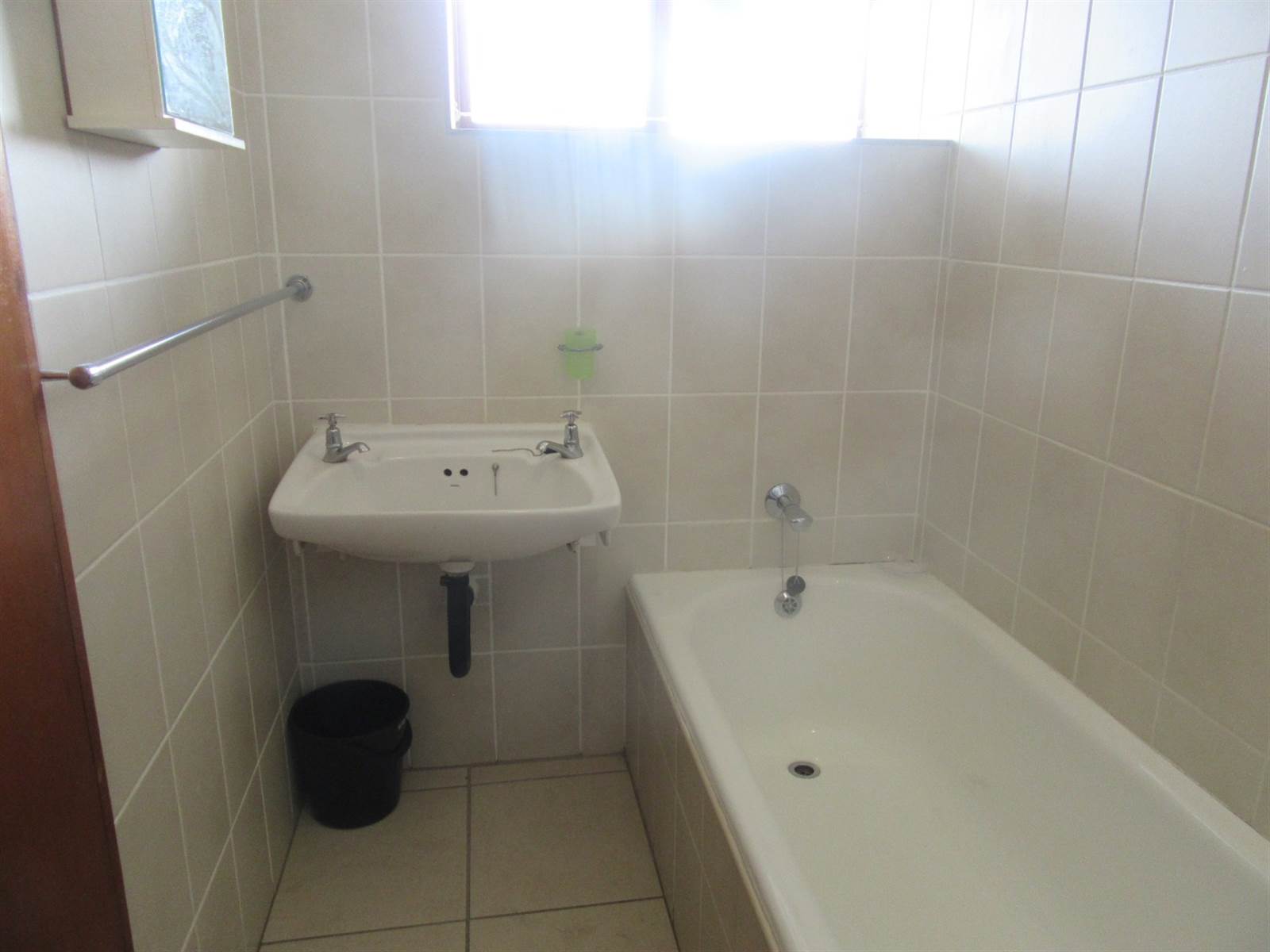 2 Bed Apartment in Scottburgh Central photo number 15