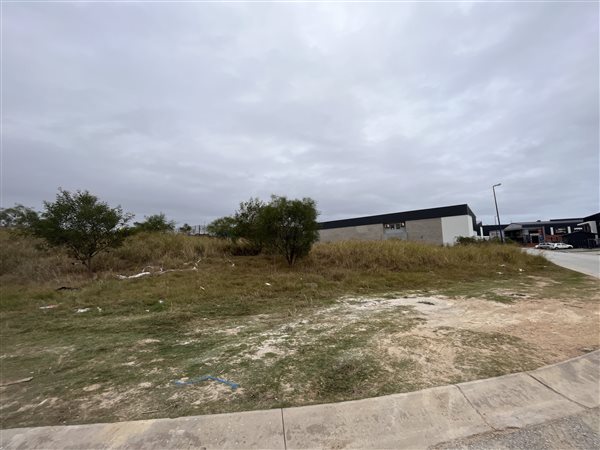 1255 m² Land available in Fairview