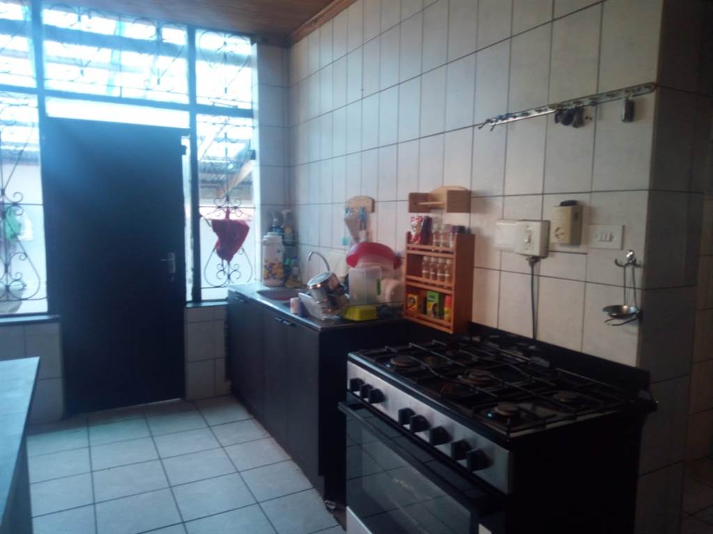 4 Bed House in Boksburg North photo number 5