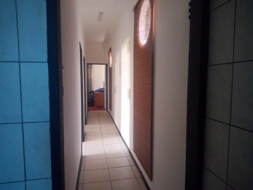 4 Bed House in Boksburg North photo number 12