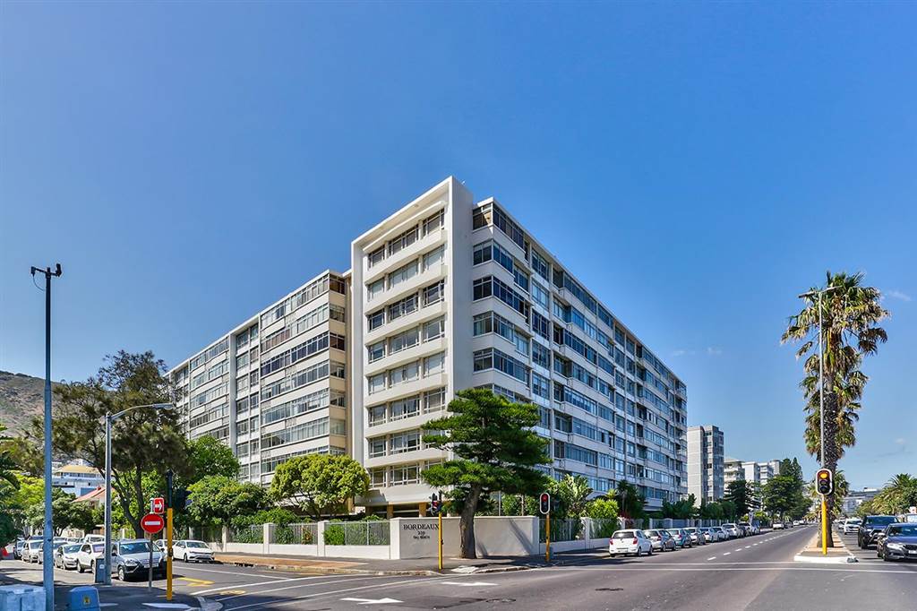 Studio Apartment for sale in Sea Point | T4071645 | Private Property