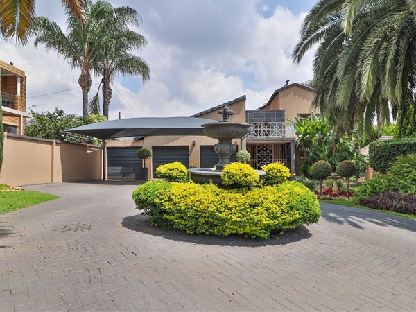 5 Bedroom House 5 Bedroom House