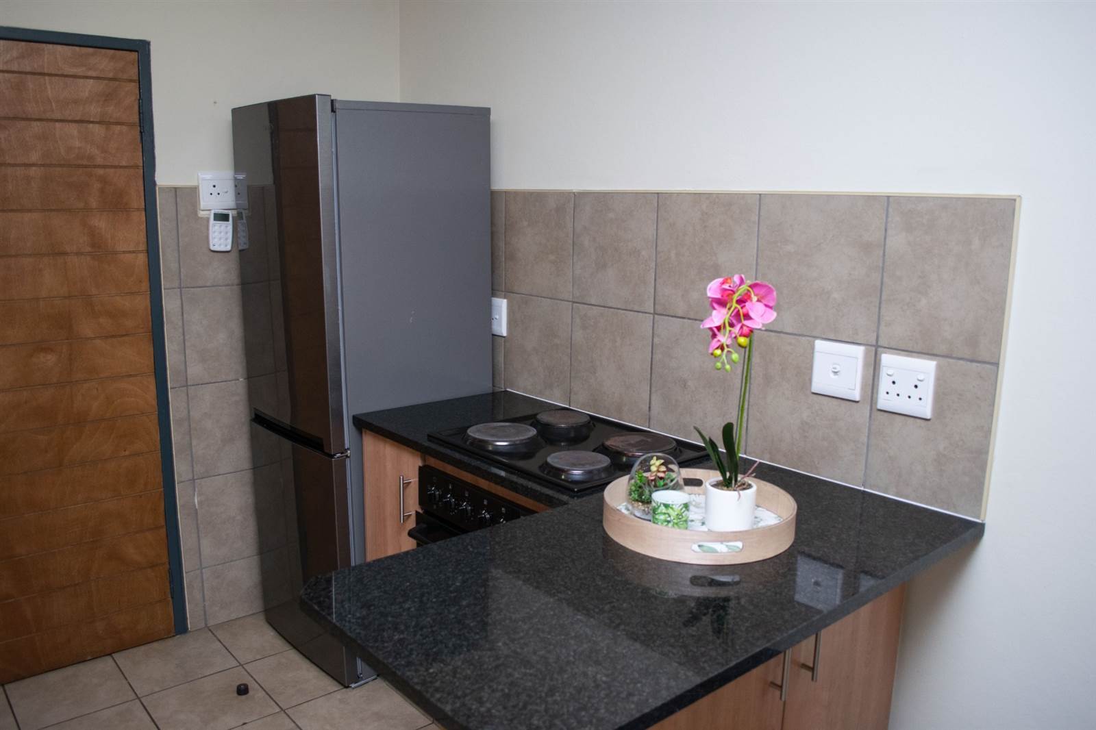 2 Bed Townhouse in Lenasia photo number 2