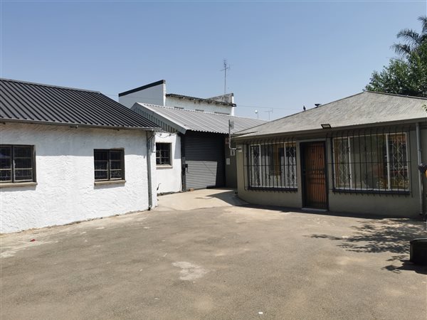 380  m² Commercial space